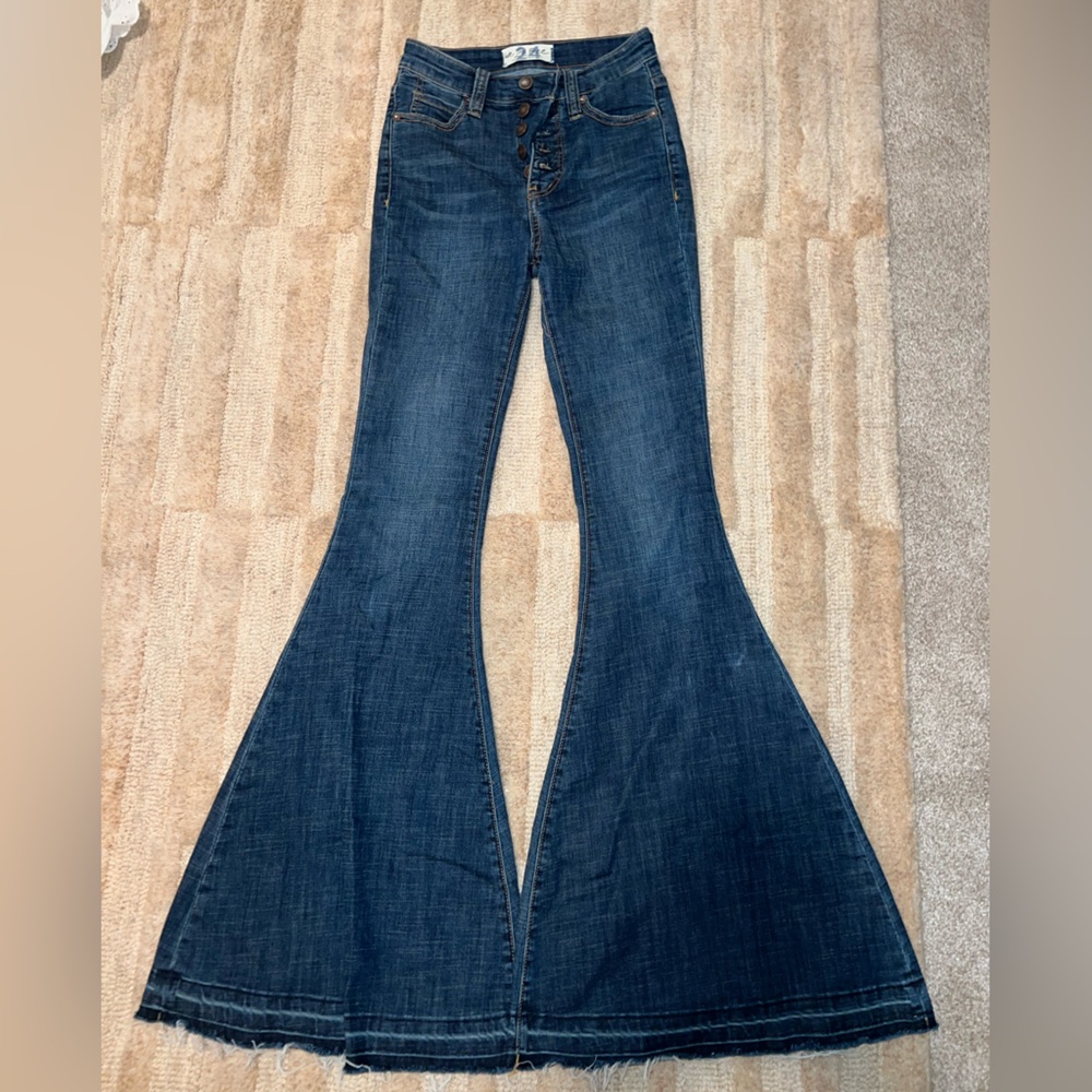 We the free / free people / dark wash wide leg flare Jean 24